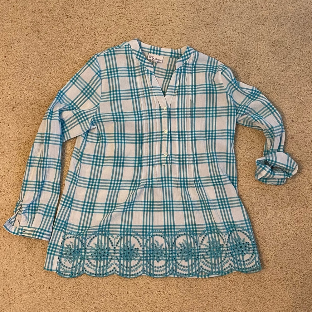 Turquoise and white Top SZ L